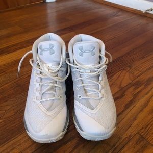 Steph curry white basketball shoes